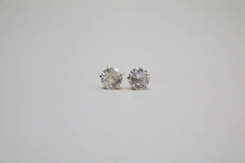 14K Yellow Gold Stud Earrings – Lightweight Pair, 1.1 Grams Total 1