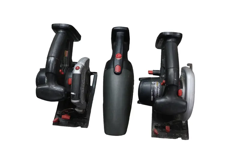 Craftsman Bare-Tool Bundle: Vacuum, Flashlight & Circular Saw (Local Pickup) 1