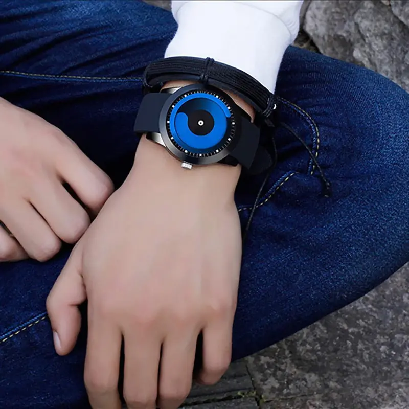 Creative Vortex Quartz Analog Watch – Modern Design 1