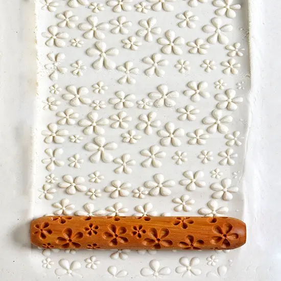 Daisy Pattern Wooden Hand Roller 1