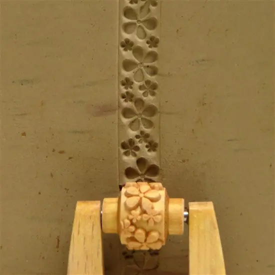 Decorative Wooden Roller – Embossed Floral Pattern, 10Mm 1