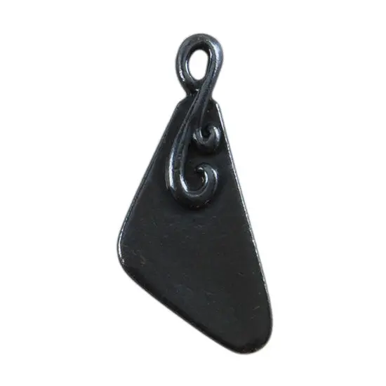 Gunmetal Flourished Triangle Pendant – 10 × 18Mm, Pack Of 4 1