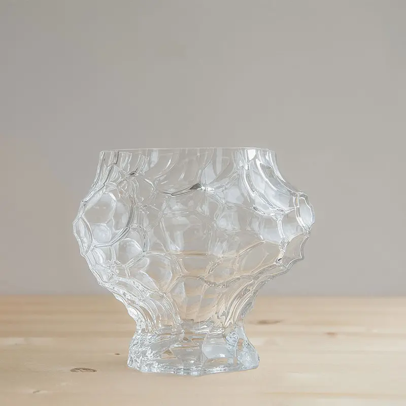 Heirloom-Inspired Glass Vase 1
