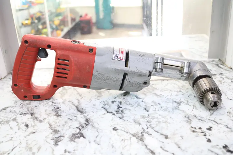Milwaukee 1107-1 1/2" Corded Right-Angle Drill For Tight-Space Applications 1