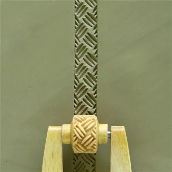 Wooden Mini Texture Roller – 3–10Mm Adjustable Basketweave Texture 1
