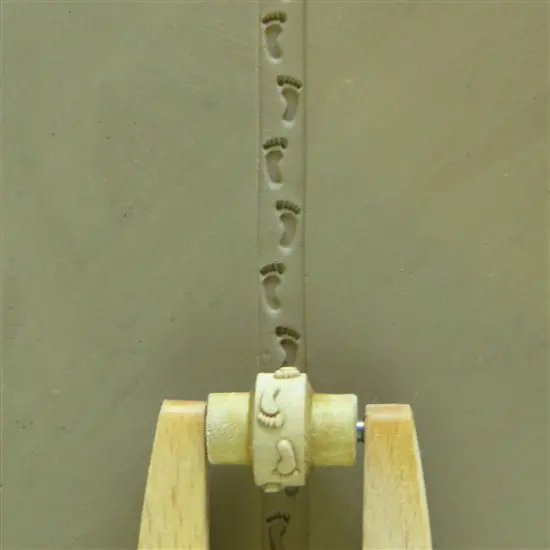 Wooden Mini Texture Roller – 5Mm Animal Footprint Pattern 1
